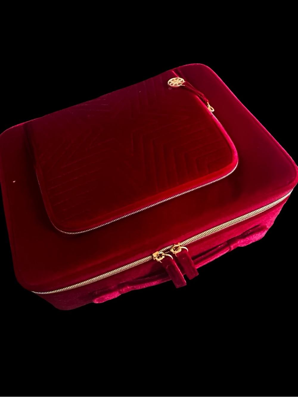 NWOT ESTEE LAUDER STELLAR Plush Velvet Travel FULL SIZE Cosmetic Case - Ruby Red
